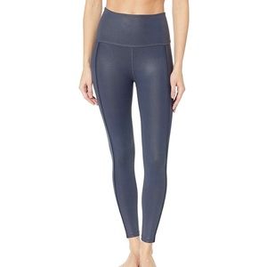 Matte pearlized legging